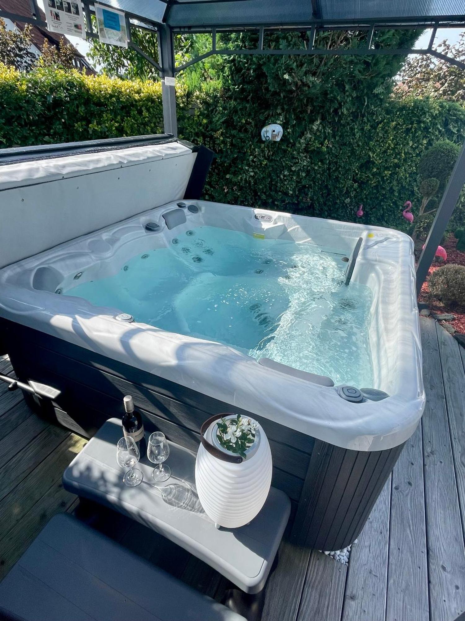 Ferienwohnung Schlossblick - 4 Sterne Sauna Pool Whirlpool Exklusiv برونفلس المظهر الخارجي الصورة