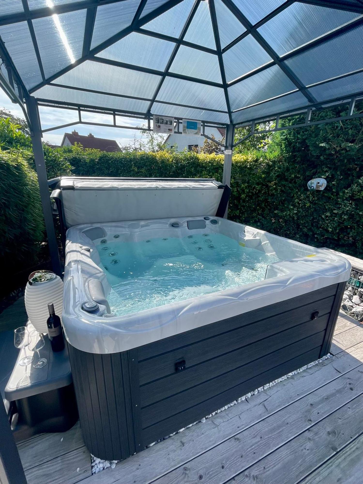 Ferienwohnung Schlossblick - 4 Sterne Sauna Pool Whirlpool Exklusiv برونفلس المظهر الخارجي الصورة