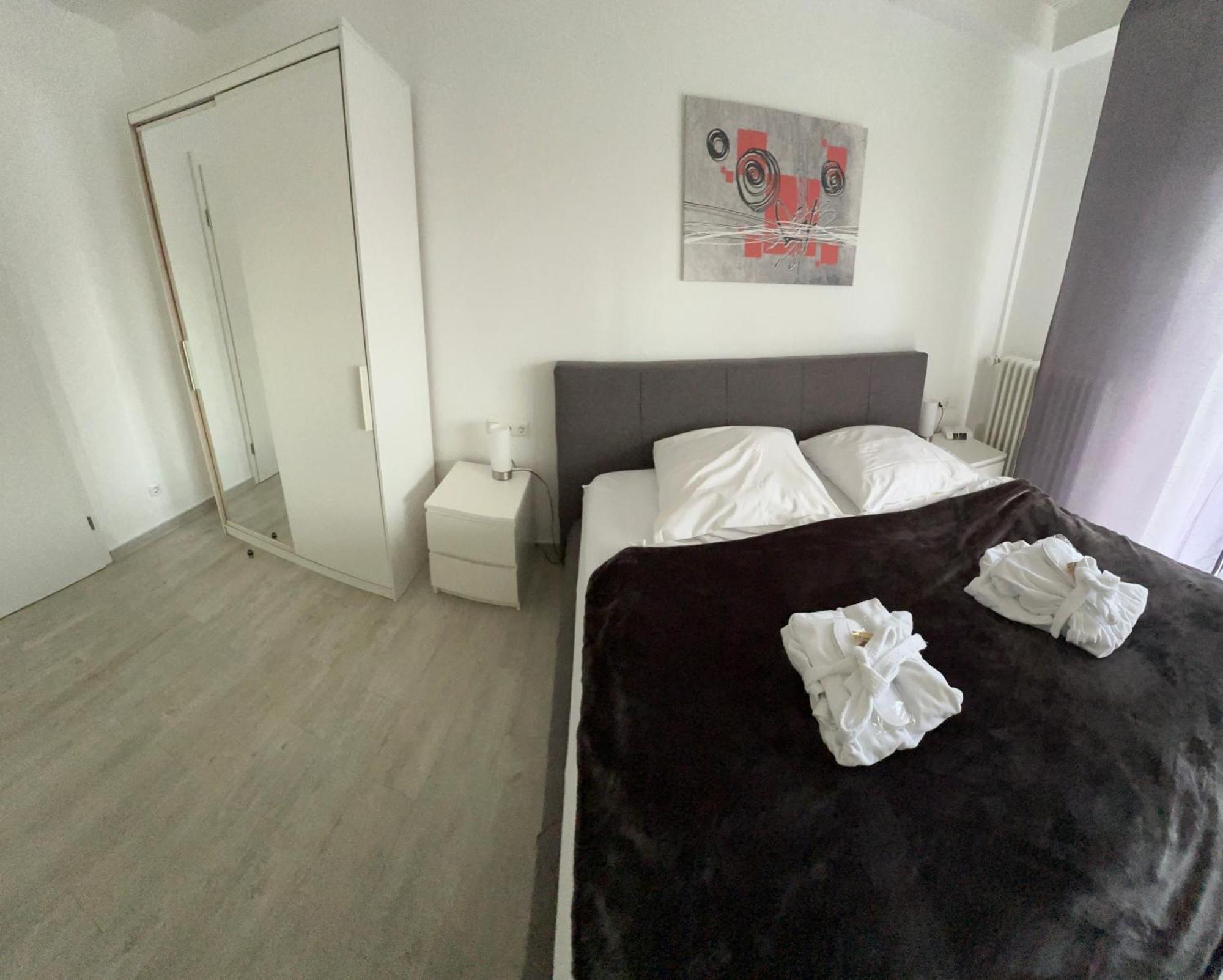 Ferienwohnung Schlossblick - 4 Sterne Sauna Pool Whirlpool Exklusiv برونفلس المظهر الخارجي الصورة
