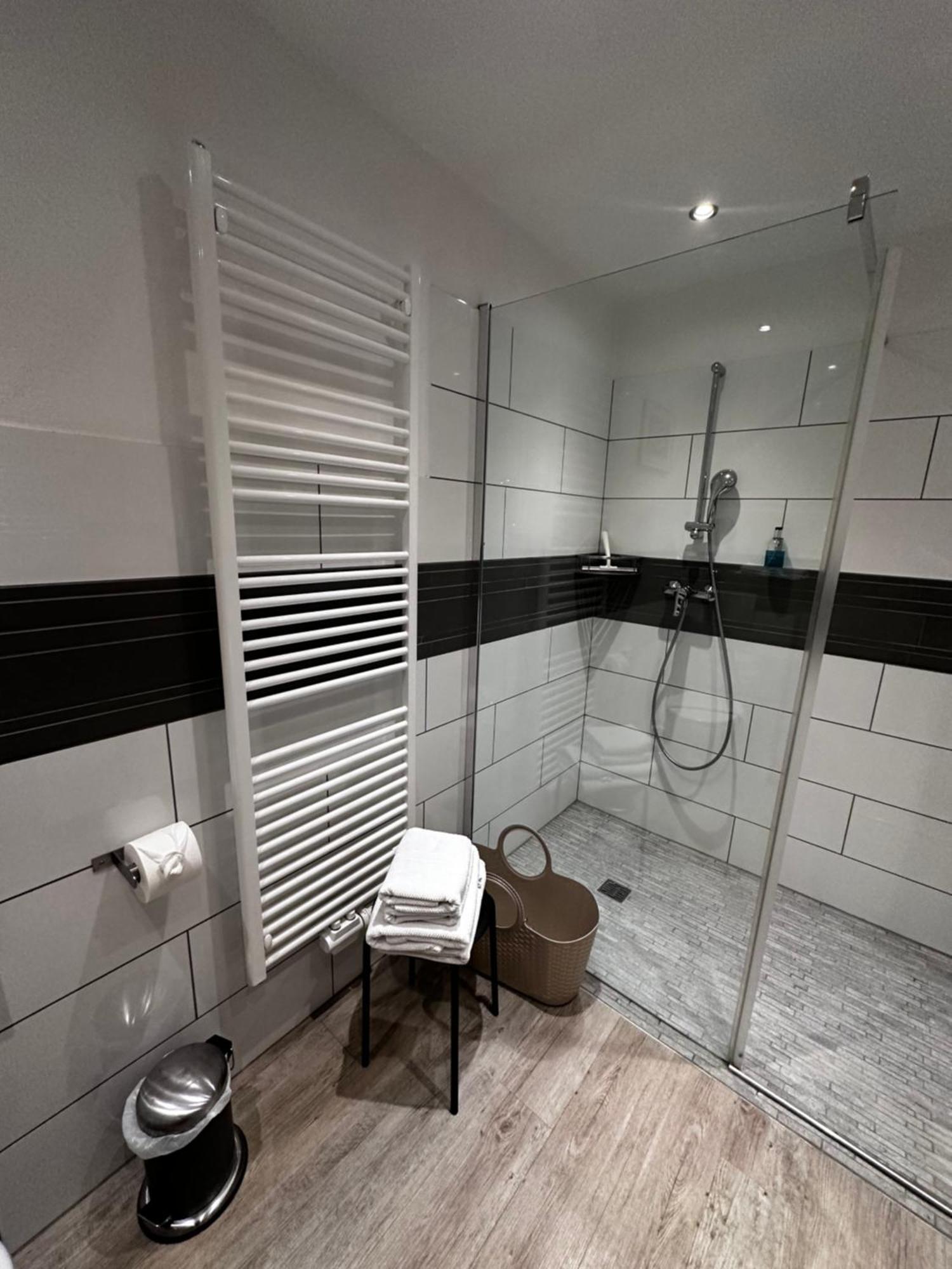 Ferienwohnung Schlossblick - 4 Sterne Sauna Pool Whirlpool Exklusiv برونفلس المظهر الخارجي الصورة